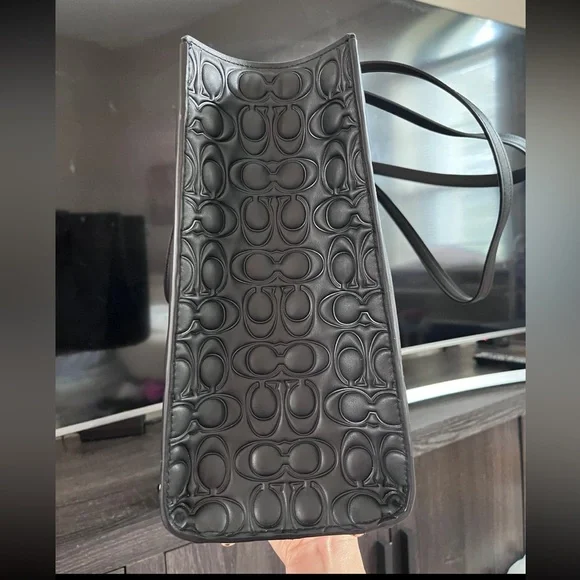 Coach Maggie Tote Bag In Signature Leather  CY672🎀